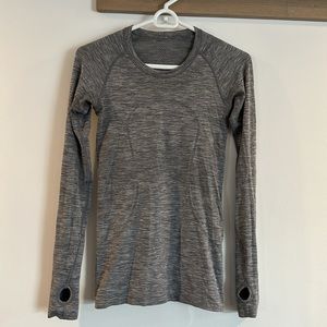 Lulu lemon grey long sleeve size 4